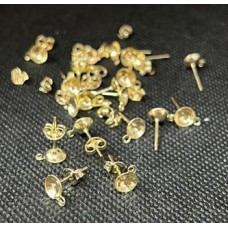 Base de brinco concavo 6mm pct com 10 pares banho dourado BB-10173