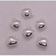Pingente coração ABS 1cm pct com 6 pçs folheado a prata 35 milésimo PI-10751